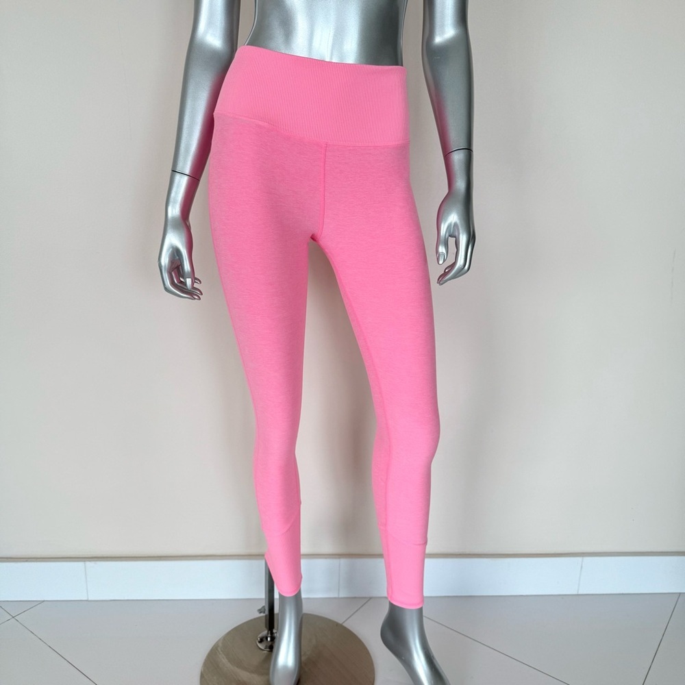 ALO Yoga women legging size S Retail 118$